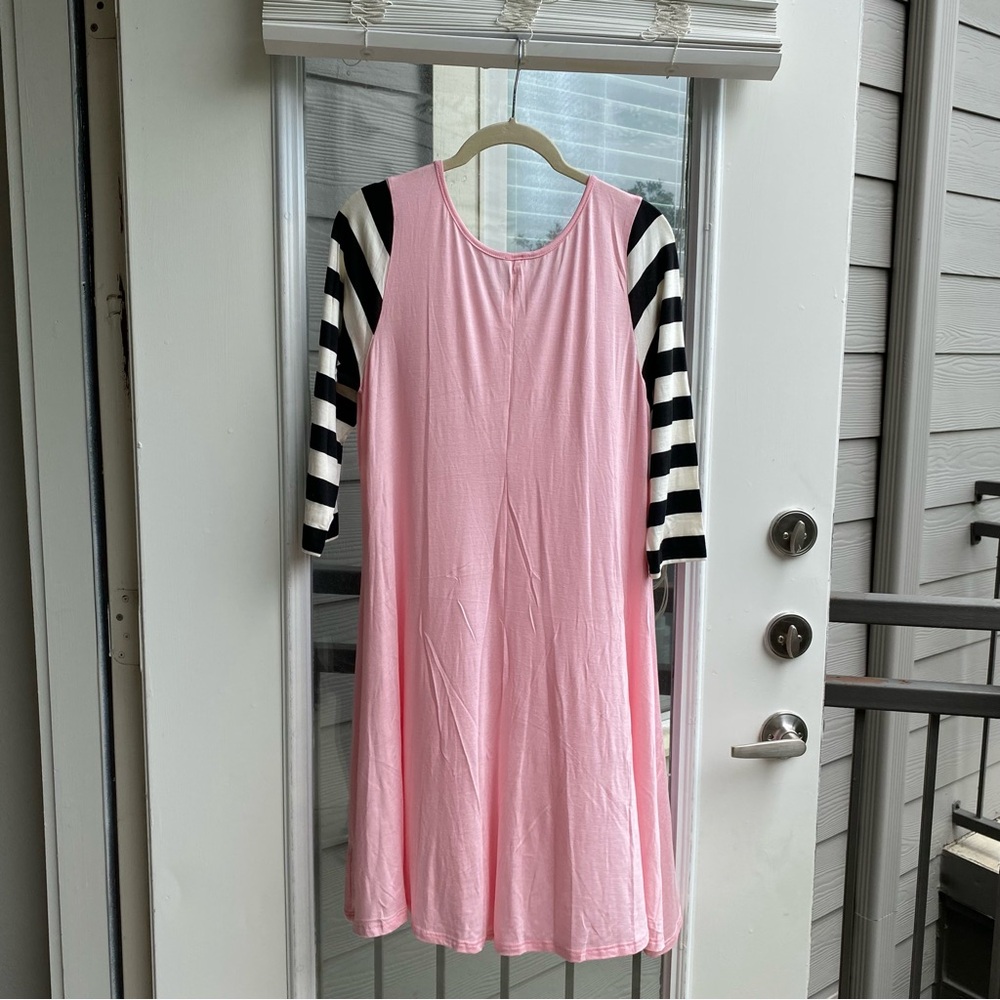MISS 2 DAY Pink Bodice 3/4 Sleeves Wide Hem Large T-Shirt Dress